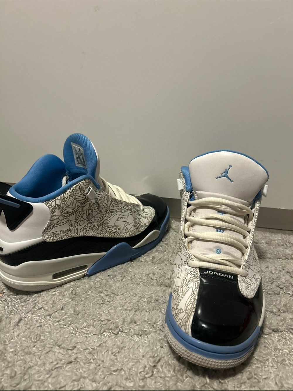 Jordan White Black and Light Blue Girls' Graphic Low-Top Sneakers